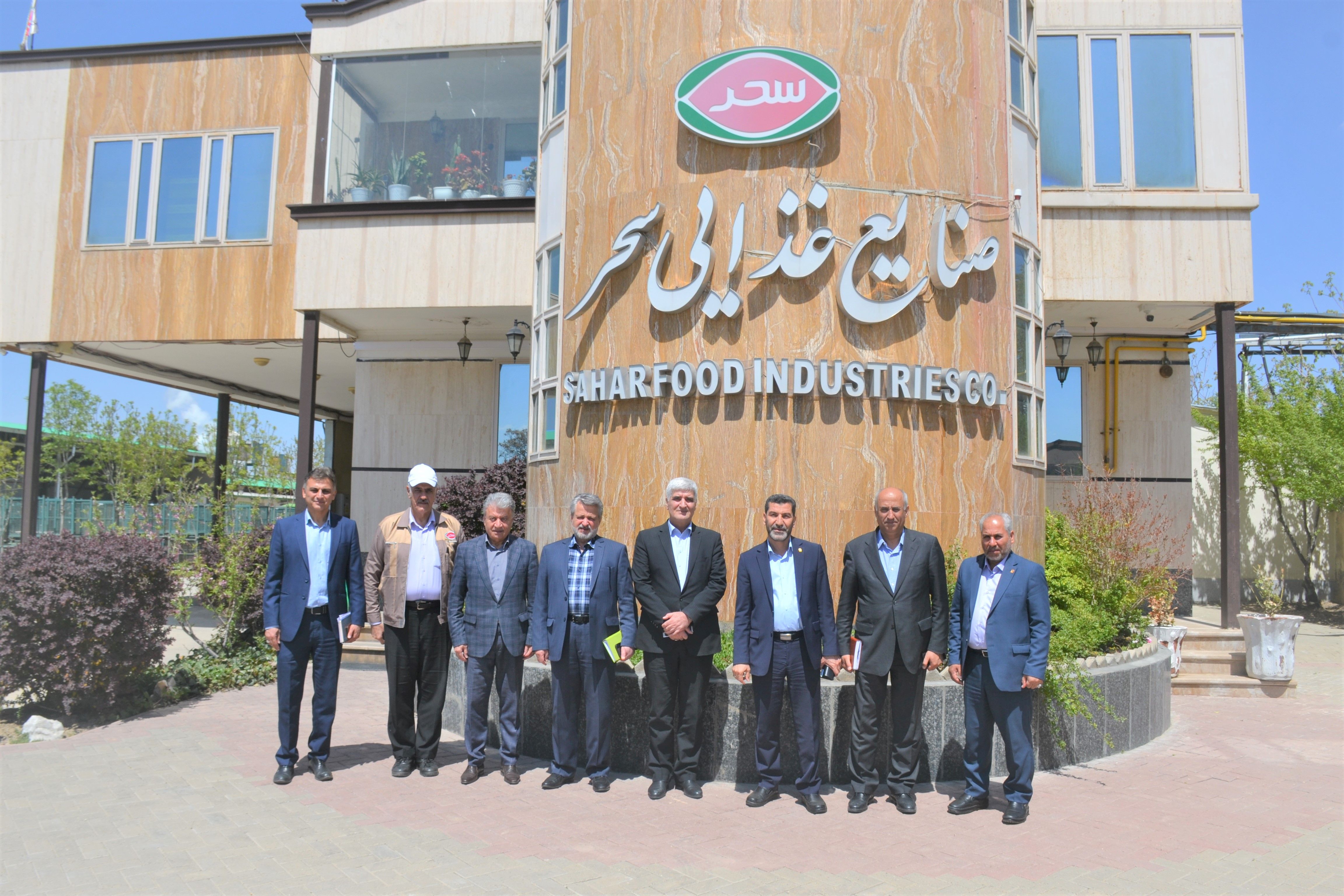 بازدید مدیر امور شعب بانک سپه از شرکت صنایع غذایی سحر