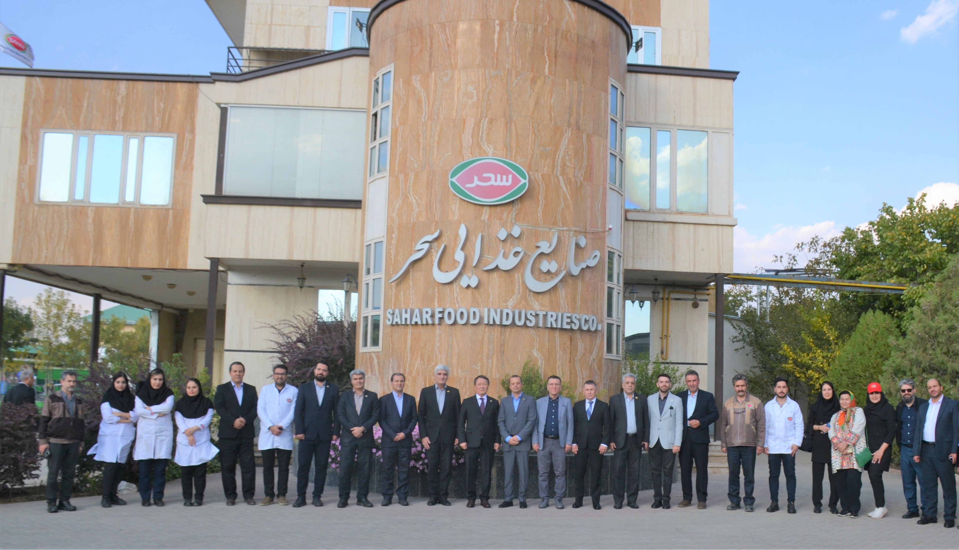 بازدید سفیر و رایزن اقتصادی کشور قزاقستان از کارخانه شرکت سحر